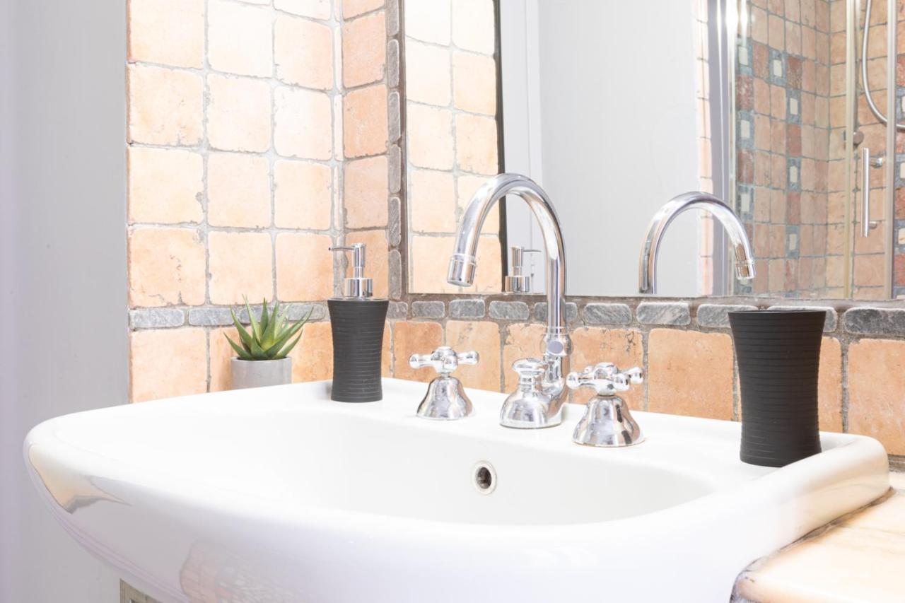 Mosaic Trastevere Silver Apartment - Top Collection Рим Экстерьер фото